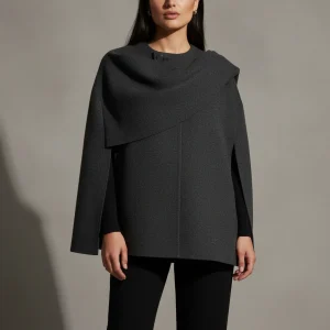 Ruim gesneden modecape - Leilani