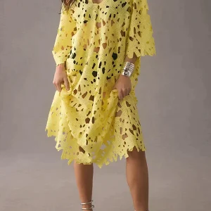 Gebloemde Midi Jurk met Oogjesveter – Maelis