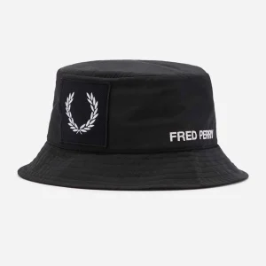 Laurel wreath branded bucket hat - black